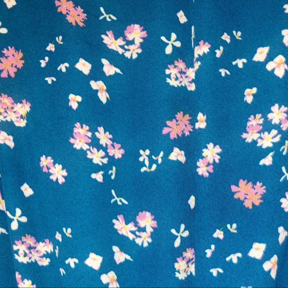 Cold-Shoulder Floral Dress 🌸💙 - Picture 9 of 13